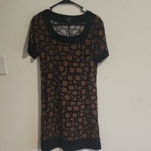 Black and Brown Geometric Pattern Top